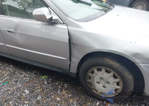 2002 Honda Accord 2.3 Lx z USA, uszkodzony, nr VIN JHMCG66562C004164